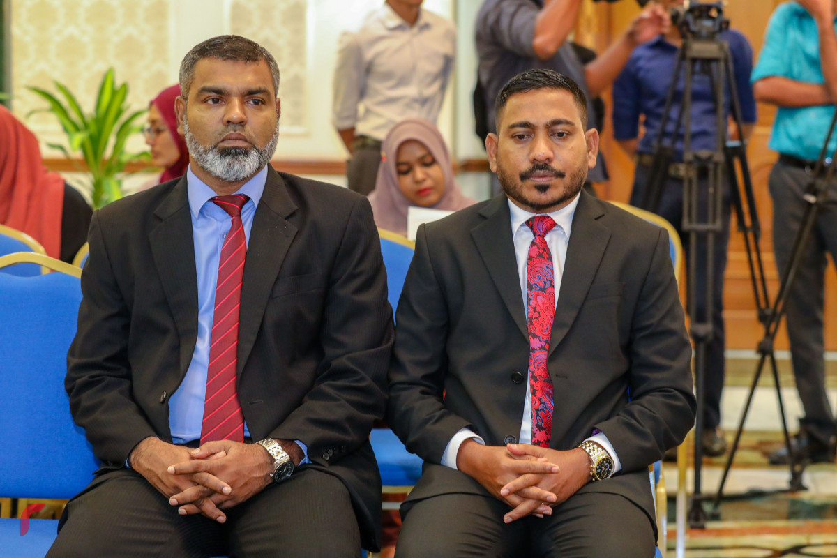 ޖުލައި 24، 2018: ހައިކޯޓުގެ ފަނޑިޔާރުންގެ ގޮތުގައި ފައިސަލްއާއި ޝަހީދު ހުވައި ކުރެއްވުމުގެ ރަސްމިއްޔާތުގެ ތެރެއިން