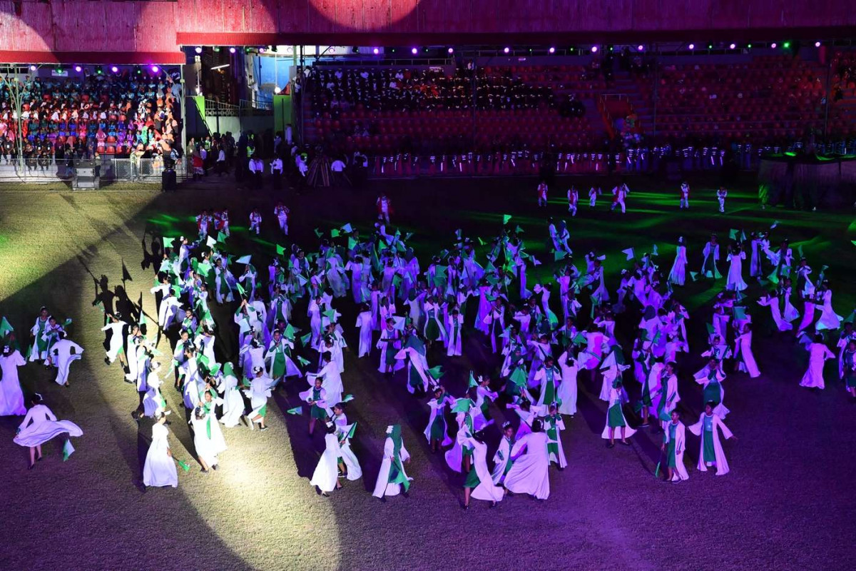 ޖުލައި 28، 2018: ދިވެހިރާއްޖޭގެ މިނިވަންކަމުގެ 53 ވަނަ އަހަރު ފާހަގަކުރުމުގެ މުނާސަބަތުގައި ހޮނިހިރު ދުވަހުގެ ރޭ ރަސްމީ ދަނޑުގައި ބޭއްވެވި ހެވިކަމާއި ކުޅިވަރުގެ ހަރަކާތްތަކުގެ ތެރެއިން، މި ހަރަކާތްތަކުގައި ސަރުކާރުގެ ގިނަ އަދަދެއްގެ އިސްވެރިން ވަނީ ބައިވެރިވެ ވަޑައިގެންފައި