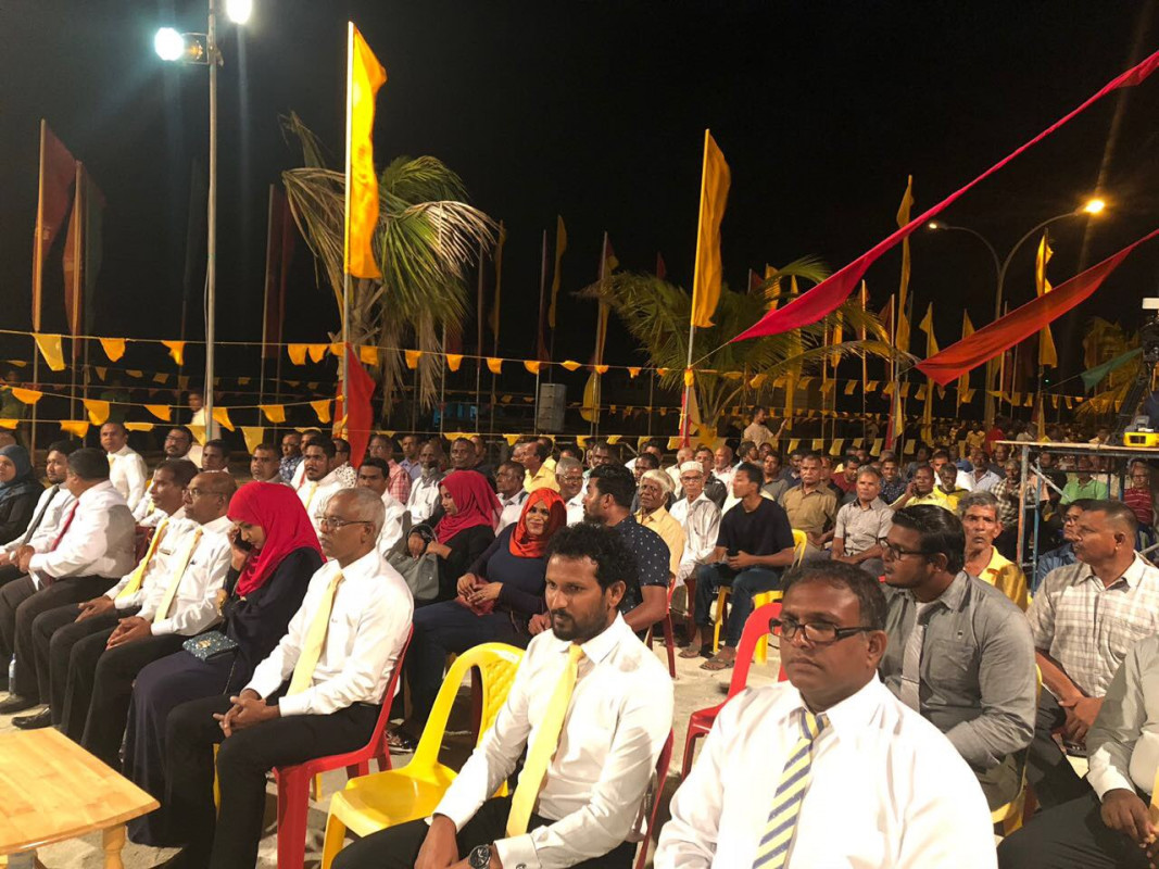 ޖުލައި 29، 2018 : ގުޅިފައިވާ އިއްތިހާދުން ރިޔާސީ އިންތިހާބާއި ދިމާކޮށް ބ ތުޅާދޫގައި ކުރިއަށްގެންދިޔަ ޖަލްސާގެ ތެރެއިން، މި ޖަލްސާގައި ގިނަ އަދަދެއްގެ ފަރާތްތަކުން ވަނީ ބައިވެރިވެ ވަޑައިގެންފައި