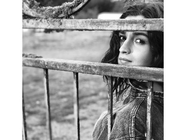 ރަންބީރު ނަގާފައިވާ އާލިޔާގެ ފޮޓޯއެއް