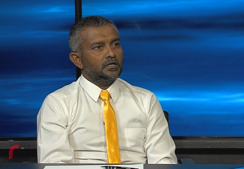 ނައިފަރު ކައުންސިލް ރައީސް ކާރިމް ވާހަކަދައްކަވަނީ: ފޮޓޯ: ރާއްޖެއެމްވީ