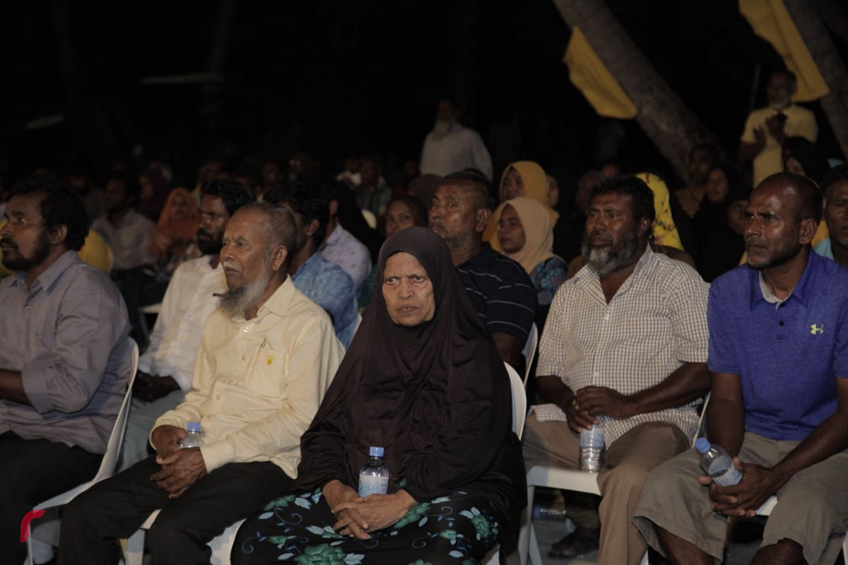 އޯގަސްޓް 6، 2018: ގުޅިފައިވާ އިއްތިހާދުން އިންތިޒާމްކޮށްގެން ތ. ތިމަރަފުށީގައި ބޭއްވި ޖަލްސާގެ ތެރެއިން. މި ޖަލްސާގައި އިއްތިހާދަށް ސަޕޯޓުކުރާ ގިނަ އަދަދެއްގެ ފަރާތްތަކުންވަނީ ބައިވެރިވެފައި.
