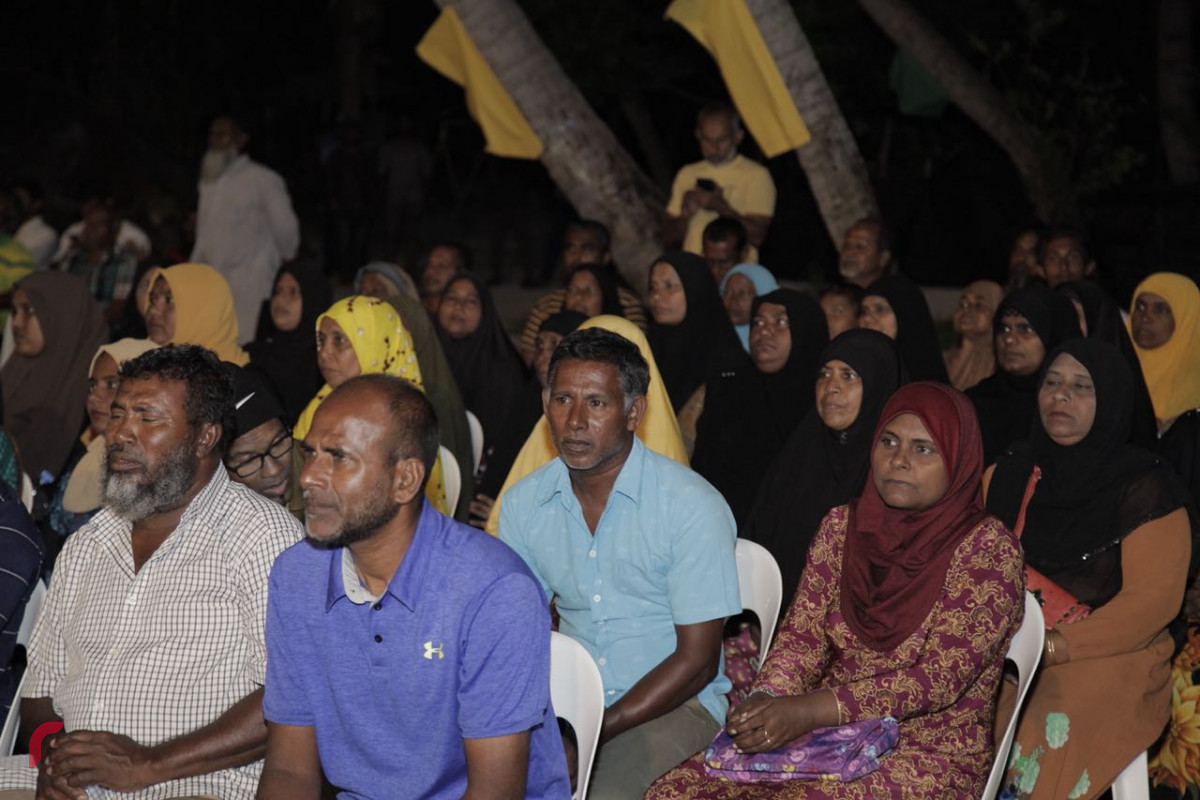 އޯގަސްޓް 6، 2018: ގުޅިފައިވާ އިއްތިހާދުން އިންތިޒާމްކޮށްގެން ތ. ތިމަރަފުށީގައި ބޭއްވި ޖަލްސާގެ ތެރެއިން. މި ޖަލްސާގައި އިއްތިހާދަށް ސަޕޯޓުކުރާ ގިނަ އަދަދެއްގެ ފަރާތްތަކުންވަނީ ބައިވެރިވެފައި.