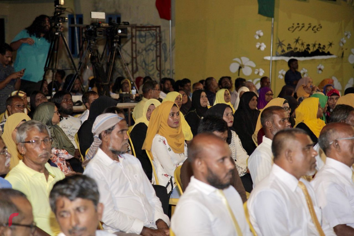 އޯގަސްޓް 6، 2018: ގުޅިފައިވާ އިއްތިހާދުން އިންތިޒާމްކޮށްގެން ތ. ތިމަރަފުށީގައި ބޭއްވި ޖަލްސާގެ ތެރެއިން. މި ޖަލްސާގައި އިއްތިހާދަށް ސަޕޯޓުކުރާ ގިނަ އަދަދެއްގެ ފަރާތްތަކުންވަނީ ބައިވެރިވެފައި.