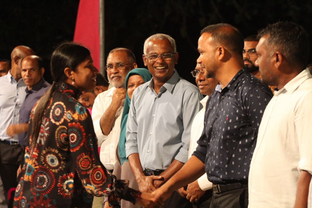 އޯގަސްޓް 12، 2018: ގުޅިފައިވާ ޕާޓީތަކުން ހދ އަތޮޅަށް ކުރަށްވަމުންގެންދަވާ ދަތުރުފުޅުގައި ހދ މަކުނުދޫގައި ބޭއްވި ޖަލްސާގެ ތެރެއިން