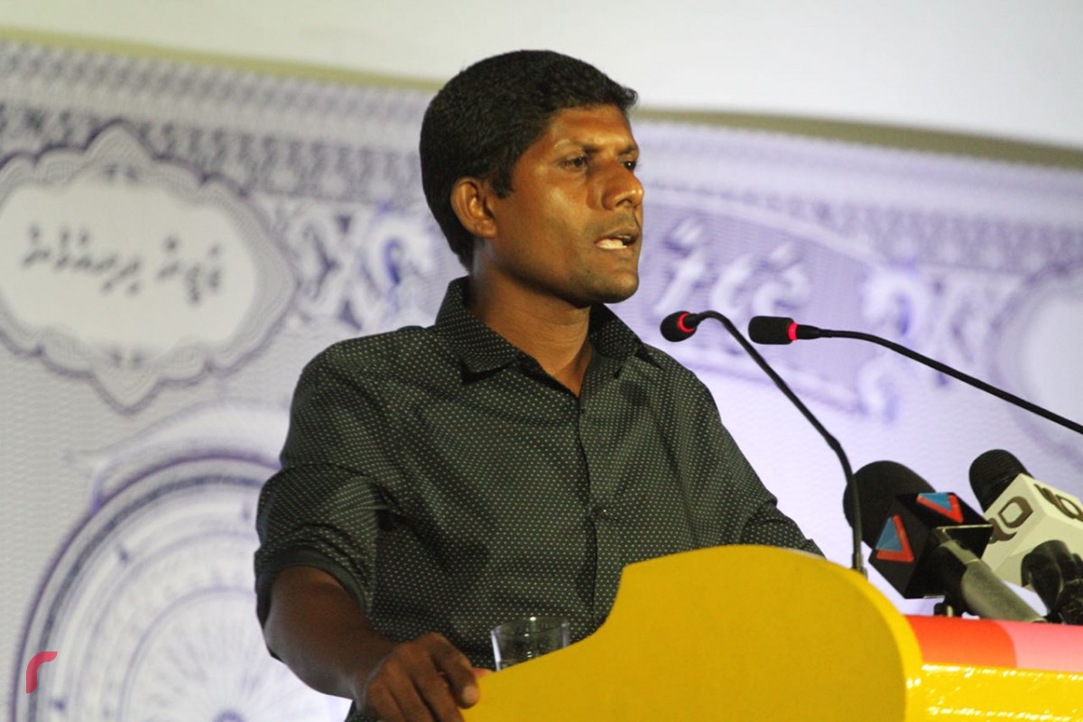 އޯގަސްޓް 12، 2018: ގުޅިފައިވާ ޕާޓީތަކުން ހދ އަތޮޅަށް ކުރަށްވަމުންގެންދަވާ ދަތުރުފުޅުގައި ހދ މަކުނުދޫގައި ބޭއްވި ޖަލްސާގެ ތެރެއިން