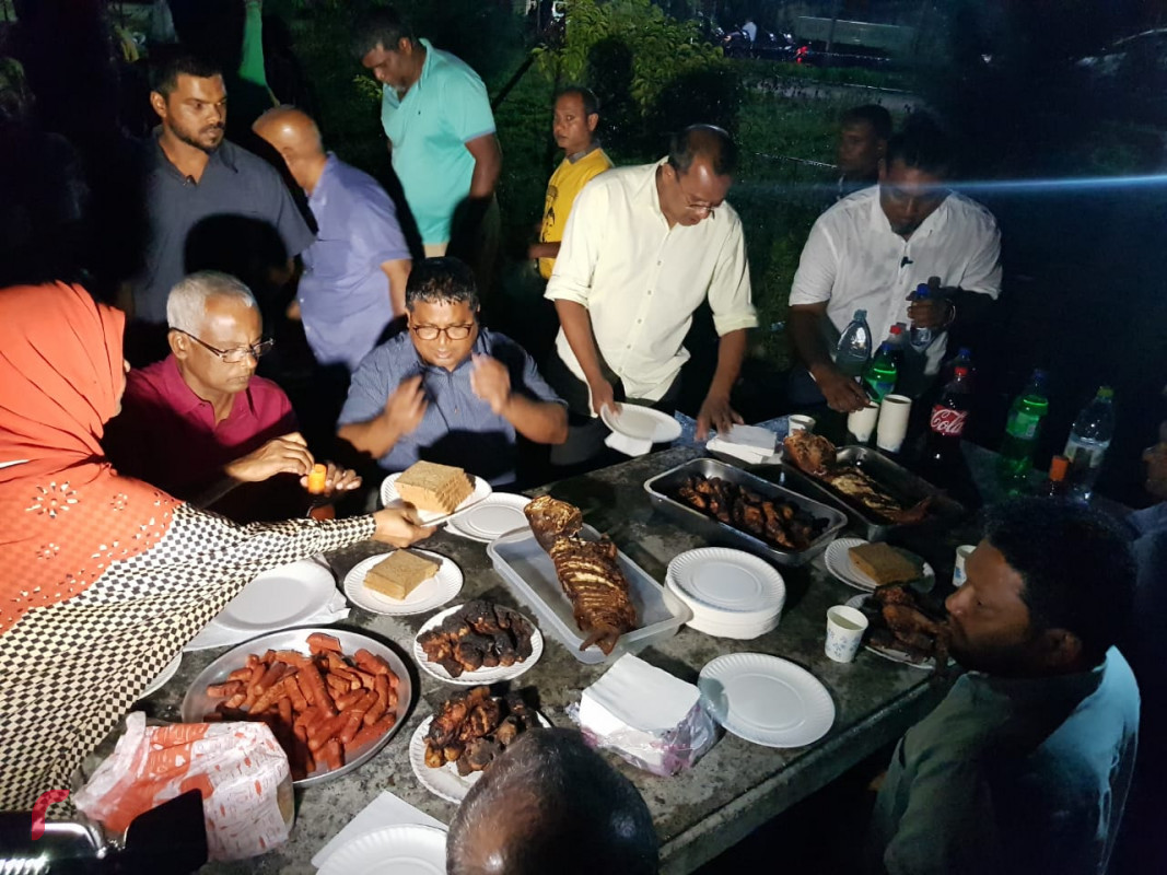 އޯގަސްޓް 17، 2018: ކޯލިޝަންގެ ކެނޑިޑޭޓްއާއެކު ހުޅުމާލޭގައި ކުރިއަށްގެންދިޔަ ޒުވާނުންގެ ބާބަކިއުގައި ބައިވެރިވެ ވަޑައިގަންނަވަނީ