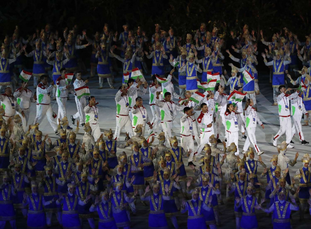 އޯގަސްޓް 18، 2018: އިންޑޮނީޝިއާ- އޯގަސްޓް 18 އިން ސެޕްޓެމްބަރު 2 އަށް އިންޑޮނީޝިއާގެ ޖަކާޓާ އަދި ޕެލެމްބަންގްގައި ކުރިއަށްދާ އޭޝިއަން ގޭމްސްގެ ހުޅުވުމުގެ ރަސްމިއްޔާތުގައި ޓަޖިކިސްތާންގެ ޓީމް ބައިވެރިވަނީ، މި އަހަރުގެ އޭޝިއަން ގޭމްސްގައި 45 ގައުމުން 40 ތަފާތު ކުޅިވަރެއްގައި ބައިވެރިވާނެއެވެ.