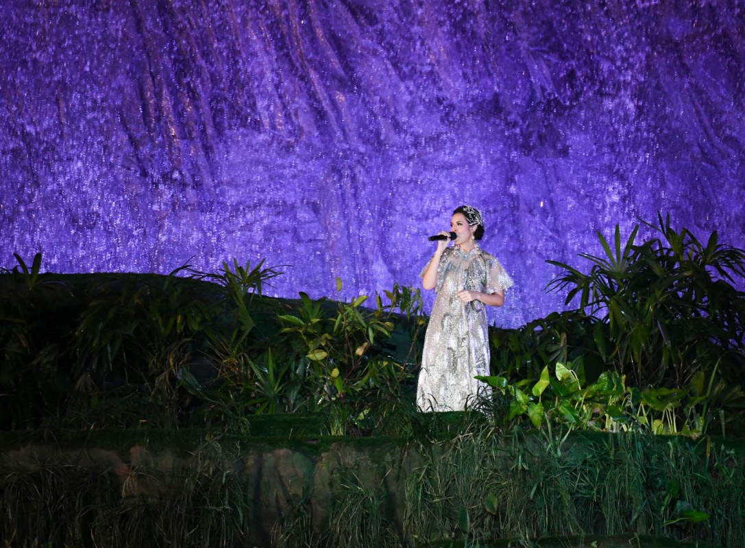 އޯގަސްޓް 18، 2018: އިންޑޮނީޝިއާ- އޯގަސްޓް 18 އިން ސެޕްޓެމްބަރު 2 އަށް އިންޑޮނީޝިއާގެ ޖަކާޓާ އަދި ޕެލެމްބަންގްގައި ކުރިއަށްދާ އޭޝިއަން ގޭމްސްގެ ހުޅުވުމުގެ ރަސްމިއްޔާތުގެ ތެރެއިން، މި އަހަރުގެ އޭޝިއަން ގޭމްސްގައި 45 ގައުމުން 40 ތަފާތު ކުޅިވަރެއްގައި ބައިވެރިވާނެއެވެ.