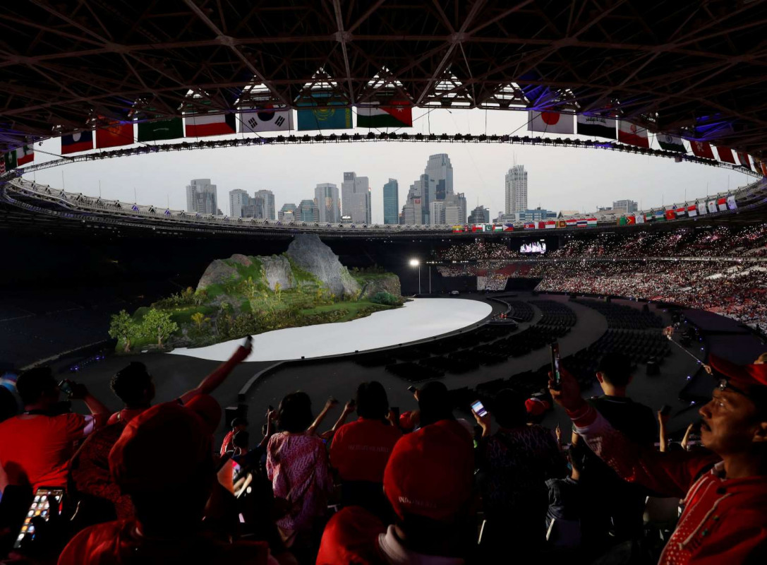 އޯގަސްޓް 18، 2018: އިންޑޮނީޝިއާ- އޯގަސްޓް 18 އިން ސެޕްޓެމްބަރު 2 އަށް އިންޑޮނީޝިއާގެ ޖަކާޓާ އަދި ޕެލެމްބަންގްގައި ކުރިއަށްދާ އޭޝިއަން ގޭމްސްގެ ހުޅުވުމުގެ ރަސްމިއްޔާތުގެ ތެރެއިން، މި އަހަރުގެ އޭޝިއަން ގޭމްސްގައި 45 ގައުމުން 40 ތަފާތު ކުޅިވަރެއްގައި ބައިވެރިވާނެއެވެ.