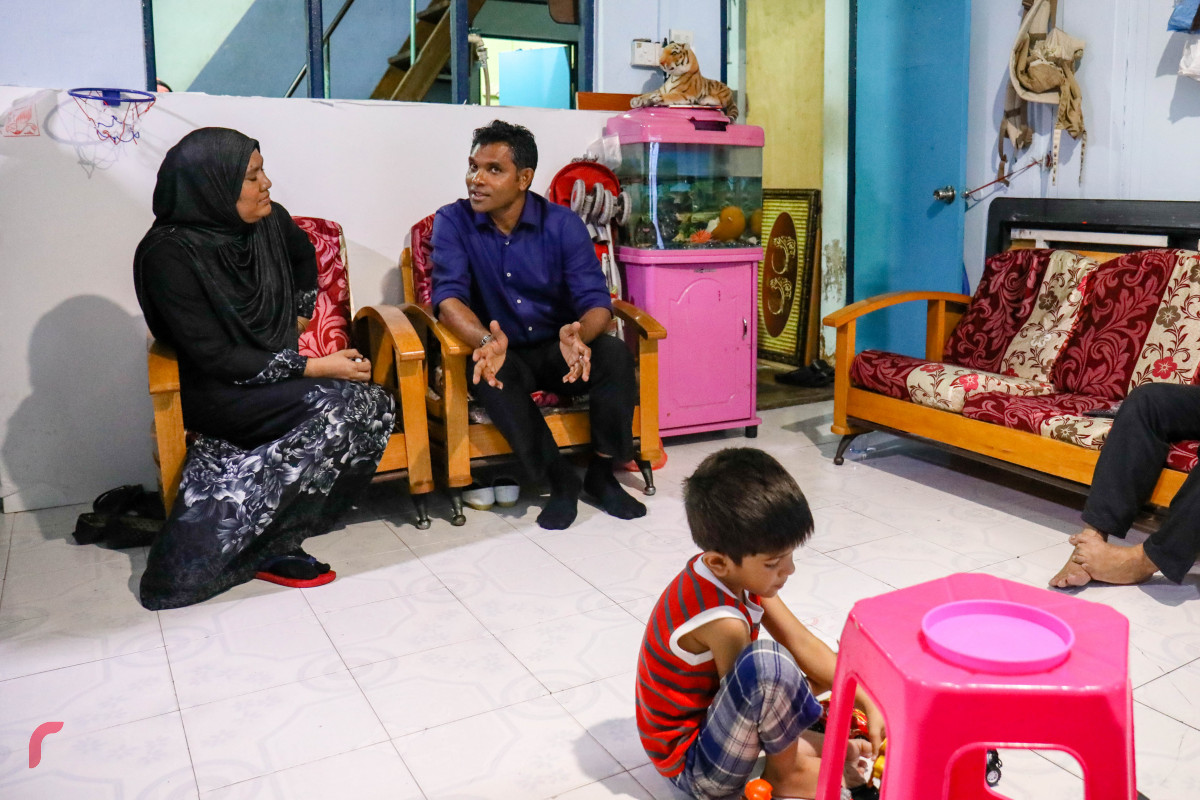 އޯގަސްޓް 19، 2018: ގުޅިފައިވާ ޕާޓީތަކުގެ ރަނިން މޭޓް މާލޭގައި ދޮރުން ދޮރަށް ހިންގަވަނީ- ފޮޓޯ: މުހައްމަދު ޝަރުހާން