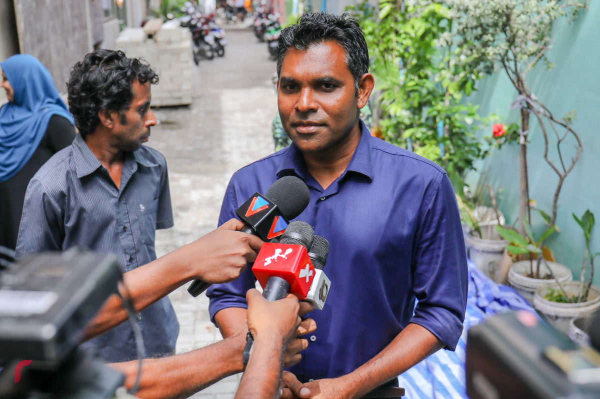 އޯގަސްޓް 19، 2018: ދޮރުން ދޮރަށް ކެމްޕެއިންއަށް ފަހު ފައިސަލް ނޫސްވެރިންނާ ވާހަކަ ދައްކަވަނީ - ފޮޓޯ: މުހައްމަދު ޝަރުހާން