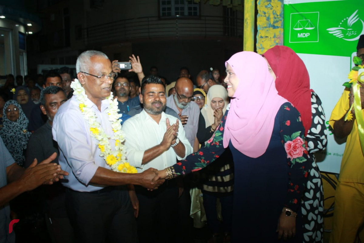 އޯގަސްޓް 19 2018: ހެންވޭރު ޖަގަހަ ހުޅުވުމަށް އިބްރާހިމް މުހައްމަދު ސޯލިހް ވަޑައިގަތުމުން މަރުޚަބާ ކިޔަނީ. ފޮޓޯ:- މުހައްމަދު ޝަރުހާން/ ރާއްޖެ އެމްވީ