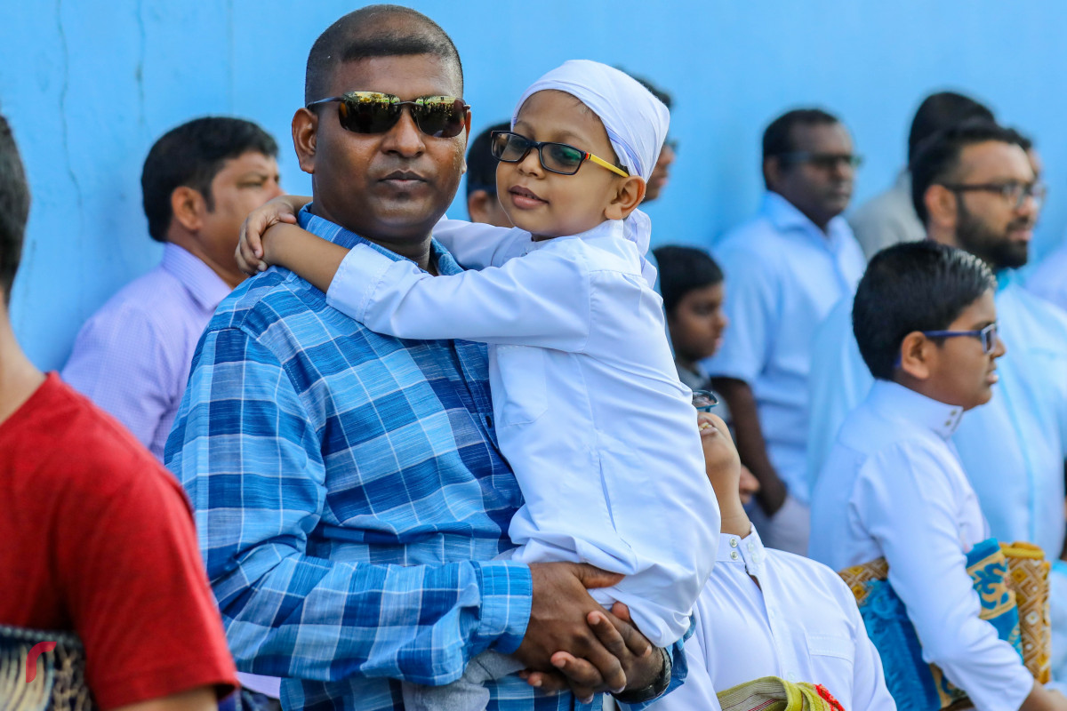 އޯގަސްޓް 21، 2018: މާފަންނު ސްޓޭޑިއަމްގައި ކުރެވުނު އަޟްހާ އީދު ނަމާދުގެ ތެރެއިން، ސްޓޭޑިއަމްގައި ކުރެވުނު އީދު ނަމާދުގައި ގިނަ އަދަދެއްގެ ފަރާތްތަކުން ވަނީ ބައިވެރިވެފައި