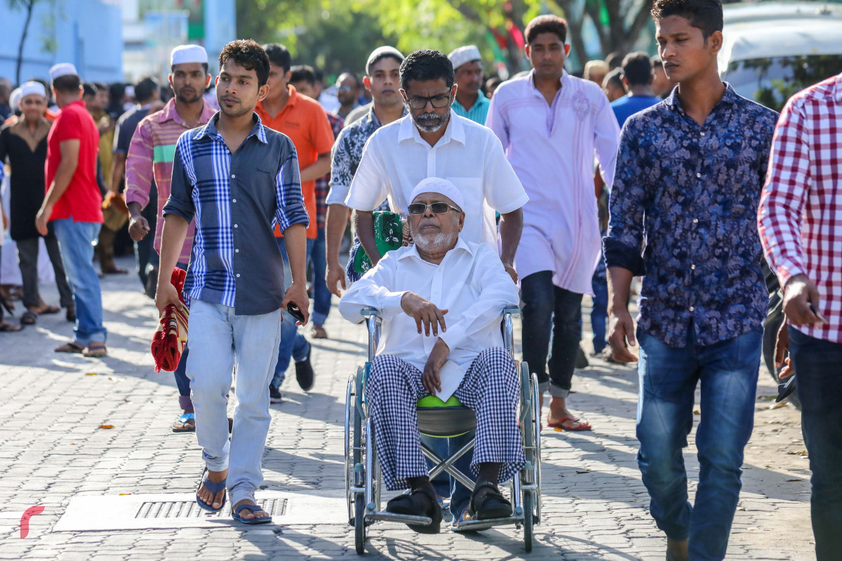 އޯގަސްޓް 21، 2018: މާފަންނު ސްޓޭޑިއަމްގައި ކުރެވުނު އަޟްހާ އީދު ނަމާދުގެ ތެރެއިން، ސްޓޭޑިއަމްގައި ކުރެވުނު އީދު ނަމާދުގައި ގިނަ އަދަދެއްގެ ފަރާތްތަކުން ވަނީ ބައިވެރިވެފައި