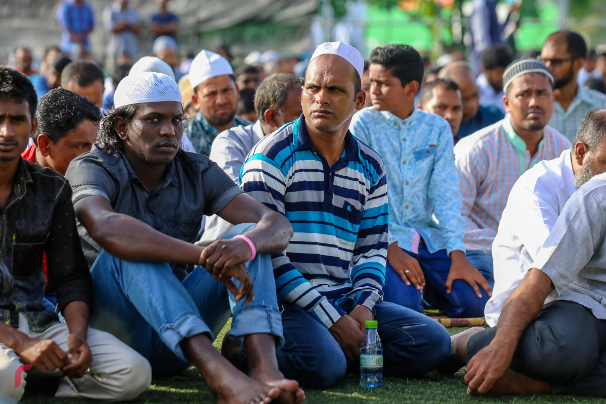 އޯގަސްޓް 21، 2018: މާފަންނު ސްޓޭޑިއަމްގައި ކުރެވުނު އަޟްހާ އީދު ނަމާދުގެ ތެރެއިން، ސްޓޭޑިއަމްގައި ކުރެވުނު އީދު ނަމާދުގައި ގިނަ އަދަދެއްގެ ފަރާތްތަކުން ވަނީ ބައިވެރިވެފައި