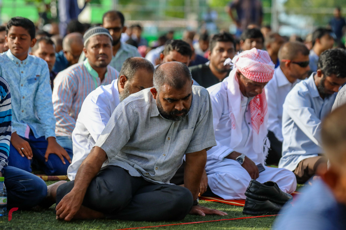 އޯގަސްޓް 21، 2018: މާފަންނު ސްޓޭޑިއަމްގައި ކުރެވުނު އަޟްހާ އީދު ނަމާދުގެ ތެރެއިން، ސްޓޭޑިއަމްގައި ކުރެވުނު އީދު ނަމާދުގައި ގިނަ އަދަދެއްގެ ފަރާތްތަކުން ވަނީ ބައިވެރިވެފައި