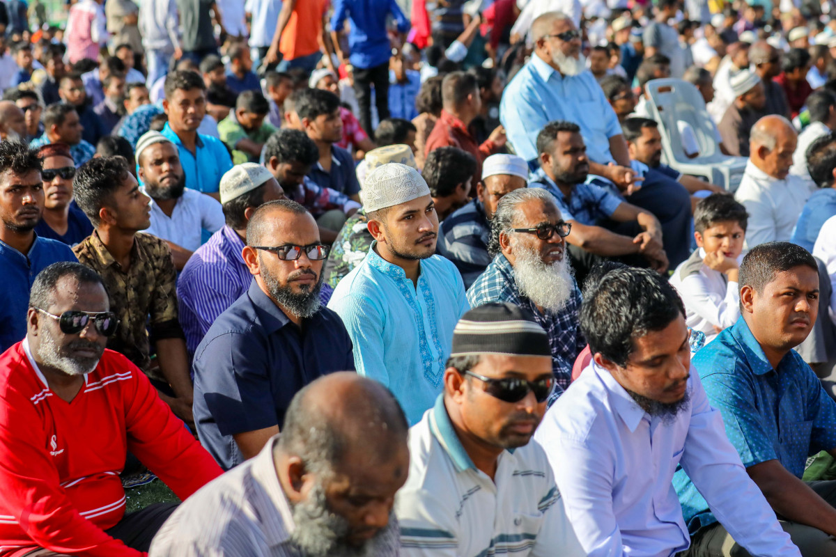 އޯގަސްޓް 21، 2018: މާފަންނު ސްޓޭޑިއަމްގައި ކުރެވުނު އަޟްހާ އީދު ނަމާދުގެ ތެރެއިން، ސްޓޭޑިއަމްގައި ކުރެވުނު އީދު ނަމާދުގައި ގިނަ އަދަދެއްގެ ފަރާތްތަކުން ވަނީ ބައިވެރިވެފައި