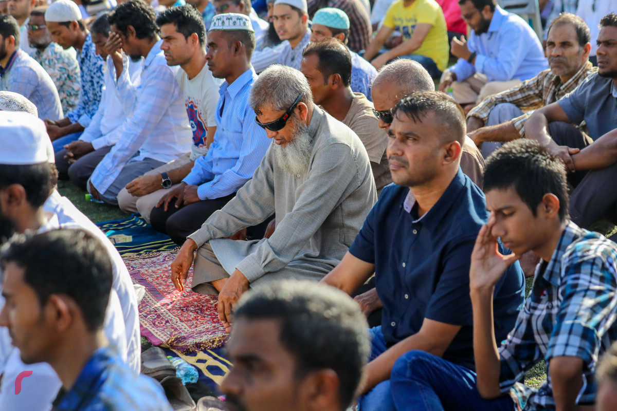 އޯގަސްޓް 21، 2018: މާފަންނު ސްޓޭޑިއަމްގައި ކުރެވުނު އަޟްހާ އީދު ނަމާދުގެ ތެރެއިން، ސްޓޭޑިއަމްގައި ކުރެވުނު އީދު ނަމާދުގައި ގިނަ އަދަދެއްގެ ފަރާތްތަކުން ވަނީ ބައިވެރިވެފައި