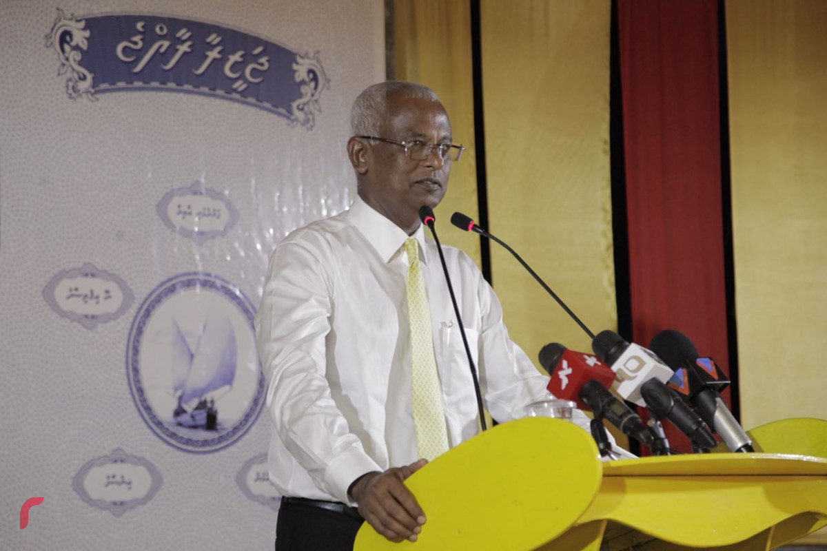 އޯގަސްޓް 24، 2018: ގުޅިފައިވާ އިއްތިހާދުން ރ. ދުވާފަރުގައި ބޭއްވި ޖަލްސާގައި ރިޔާސީ ކެނޑިޑޭޓް އިބްރާހިމް މުހައްމަދު ސޯލިހު ވާހަކަފުޅު ދައްކަވަނީ.