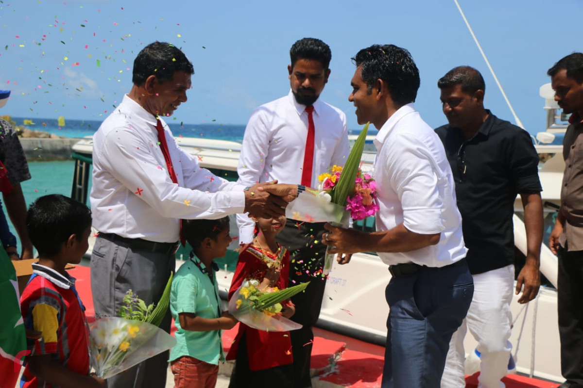 އޯގަސްޓް 27، 2018 : ގުޅިފައިވާ ޕާޓީތަކުގެ ރަނިންްމޭޓް ފައިސަލް ނަސީމް ށ އަތޮޅަށް ކުރައްވަމުންގެންދަވާ ކެމްޕެއިން ދަތުރުފުޅުގައި ށ. ފީވަކަށް ވަޑައިގަތުމުން ފައިސަލަށް މަރުހަބާ ދަންނަވަނީ