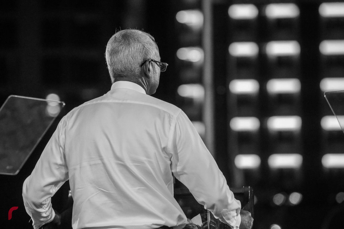 ސެޕްޓެމްބަރު 8، 2018: "އިންސާފުގެ މަގަށް" ނަމުގައި ގުޅިފައިވާ ޕާޓީތަކުން ހޮނިހިރު ދުވަހުގެ ރޭ ކާނިވާ ސަރަހައްދުގައި ބޭއްވި ޖަލްސާގައި، ކެންޑިޑޭޓް އިބްރާހިމް މުހައްމަދު ސޯލިހް ވާހަކަ ދައްކަވަނީ. -- ފޮޓޯ: މުހައްމަދު ޝަރުހާން/ ރާއްޖެ އެމްވީ