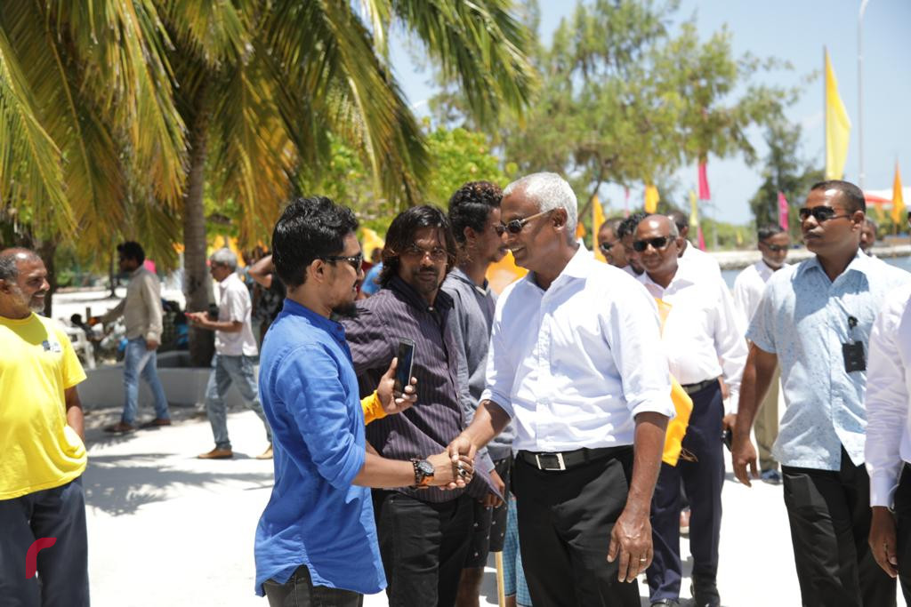 ސެޕްޓެމްބަރު 12، 2018 : އިއްތިހާދުގެ ރިޔާސީ ކެންޑިޑޭޓް އިބްރާހިމް މުހައްމަދު ސޯލިހު ށ. މަރޮށްޓަށް ވަޑައިގަތުމުން މަރުހަބާ ދަންނަވަނީ