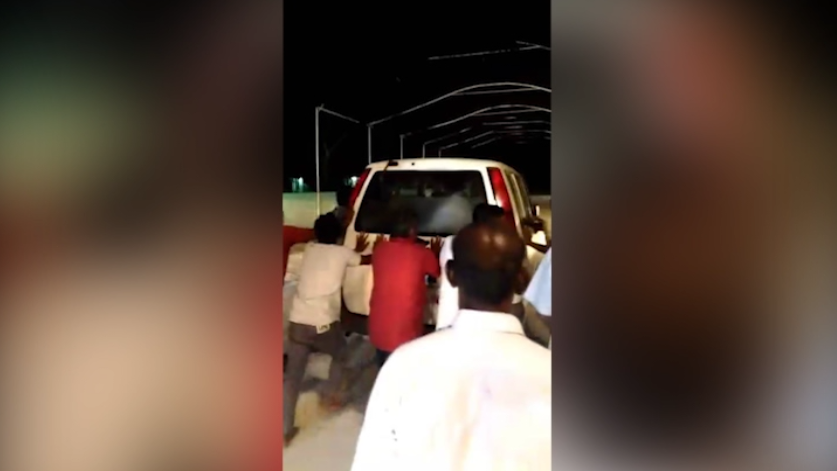 އެމްބިއުލާންސް ހިނަވާގެއަށް ގެންދިޔައީ 10 ވަރަކަށް މީހުން ކޮށްޕަމުން