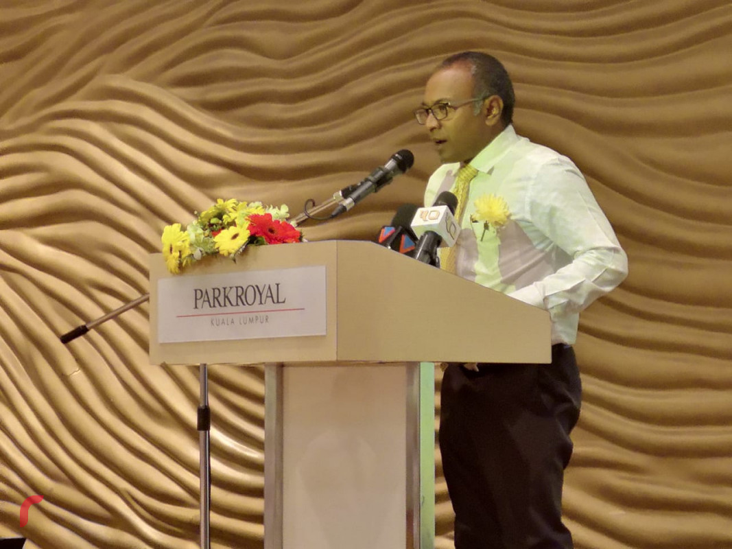 މެލޭޝިޔާގައި ބޭއްވި އެއްވުމުގައި ހަސަން ލަތީފް ވާހަކަދައްކަވަނީ