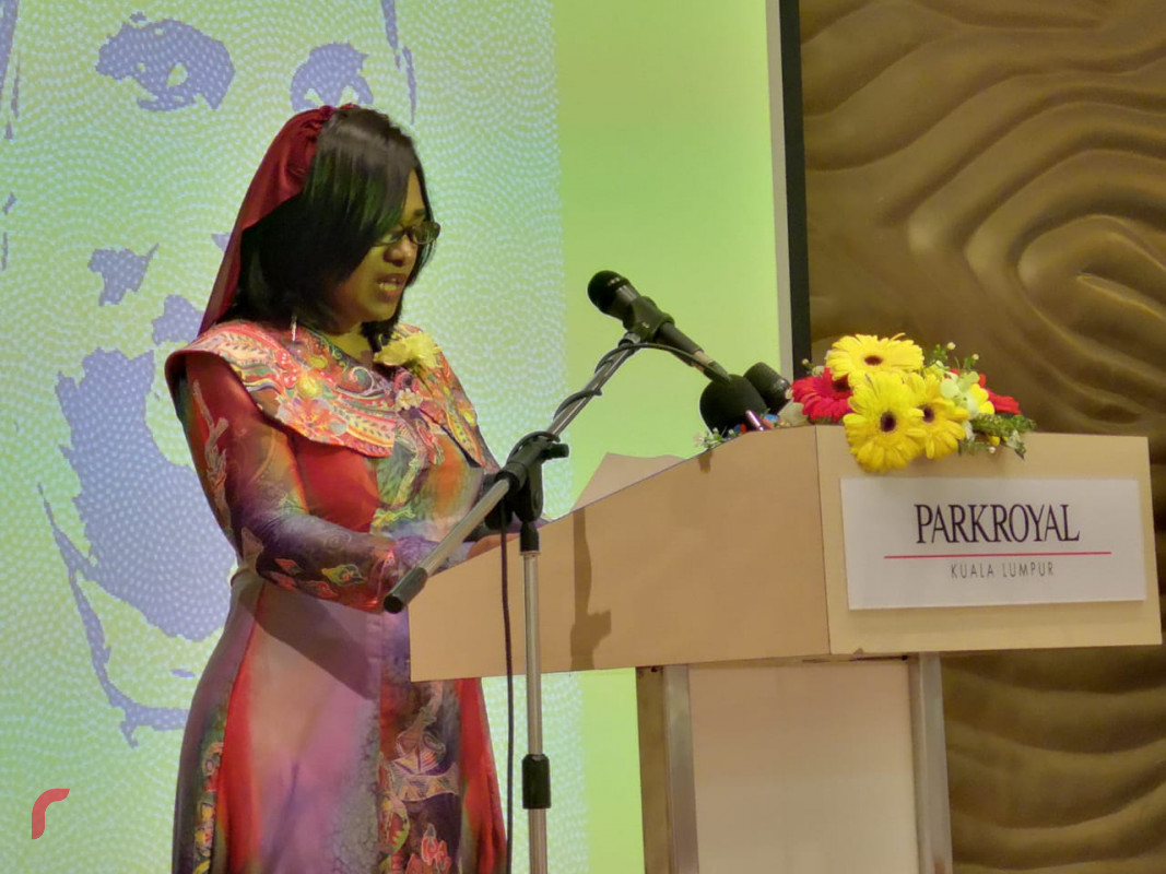 ސެޕްޓެމްބަރު  14، 2018 :ގުޅިފައިވާ ޕާޓީތަކުން  ރަނިންގްމޭޓް ފައިސަލް ނަސީމް މެލޭޝިއާގައި ދިރިއުޅުއްވާ ރައްޔިތުންނާއި ބައްދަލުކުރެއްވުމަށް މެލޭޝިއާގެ ރޯޔަލް ޕާކް ހޮޓެލްގައި ކުރިއަށްފެންދިޔަ ރަސްމިއްޔާތުގައި މެލޭޝިއާގައި އުފައްދާފައިވާ އެމްޑިީޕީ އަންހެނުންގެ ރޫހުގެ ފަރާތުން ނަދީމާ ވާހަކަފުޅު ދައްކަވަނީ