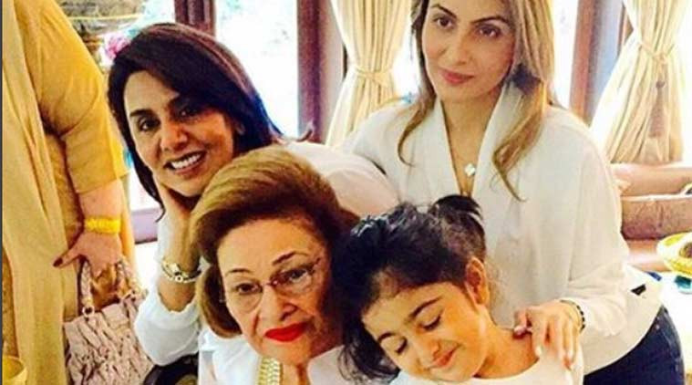 ކްރިޝްނާ ރާޖް ކަޕޫރާއި ނީތޫ ސިންގް މާމަ ދަރިންނާއެކު