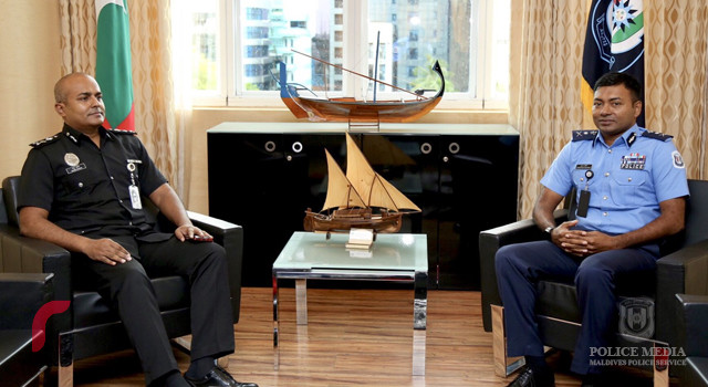 ކޮމިޝަނަރ އޮފް ޕޮލިސް ހަމްދޫން ރަޝީދު، ކޮމިޝަނަރ އޮފް ޕްރިޒަންސް އަޙްމަދު ޝިހާންއާ ބައްދަލުކުރެއްވުން