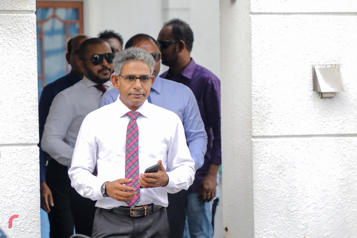 އޮކްޓޯބަރ 8، 2018: ރައްޔިތުންގެ މަޖިޅީހުގެ މެންބަރުކަން ގެއްލިފައިވާ ކަމަށް ސަރުކާރާއި ބައެއް މުއައްސަސާތަކުން ބުނެފައިވަނިކޮށް މެްބަރުކަން ނުގެއްލޭ ކަމަށް ސުޕްރީން ކޯޓުން ކަނޑައެޅި ތުލުސްދޫ ދާއިރާގެ މެންބަރު މުޙައްމަދު ވަހީދު އިބްރާހިމް