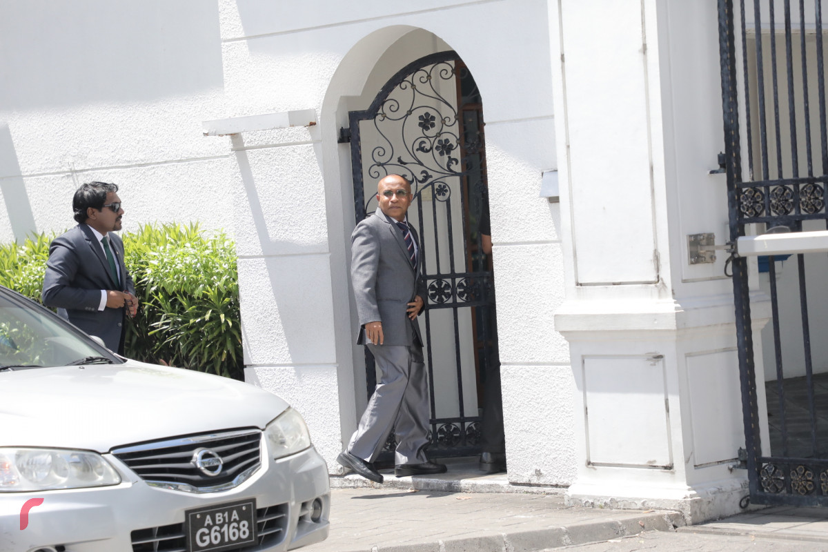 އޮކްޓޫބަރު 21، 2018: އިލެކްޝަންސް ކޮމިޝަންގެ މެމްބަރުން މިއަދުގެ އަޑުއެހުމަށް ވަދެވަޑައިގަންނަވަނީ -- ފޮޓޯ: މުހައްމަދު ޝަރުހާން / ރާއްޖެ އެމްވީ