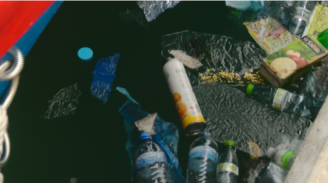 މާލޭގެ ފަޅު ތެރެއަށް އަޅާފައި ހުރި ކުނިތަކެއް---