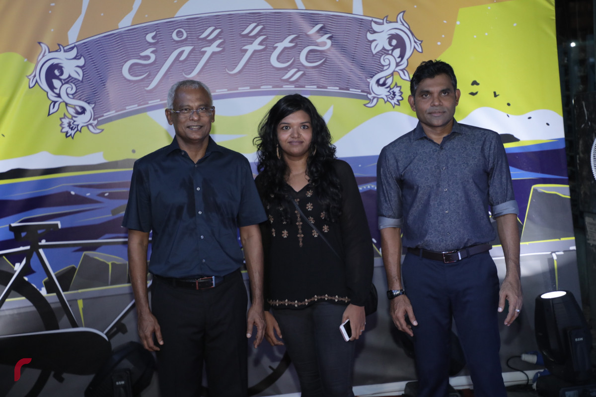 އޮކްޓޫބަރު 23، 2018: ރިޔާސީ އިންތިޚާބުގައި ގުޅިފައިވާ ޕާޓީތަކަށް ލިބުނު ކާމިޔާބީ ފާހަގަކުރަން މައްޗަންގޯޅި ރައްޔިތުން ކާމިނީމަގު ސަރަހައްދުގައި ކުރިއަށްގެންދިޔަ ހަރަކާތުގެ ތެރެއިން. މި ހަރަކާތުގައި ކޯލިޝަންއަށް ސަޕޯޓްކުރާ ގިނަ އަދަދެއްގެ ފަރާތްތަކުން ވަނީ ބައިވެރިވެފައި -- ފޮޓޯ: މުހައްމަދު ޝަރުހާން / ރާއްޖެ އެމްވީ