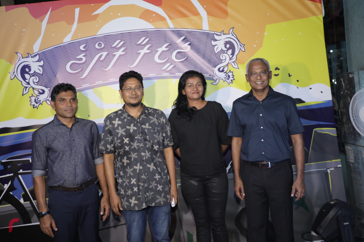 އޮކްޓޫބަރު 23، 2018: ރިޔާސީ އިންތިޚާބުގައި ގުޅިފައިވާ ޕާޓީތަކަށް ލިބުނު ކާމިޔާބީ ފާހަގަކުރަން މައްޗަންގޯޅި ރައްޔިތުން ކާމިނީމަގު ސަރަހައްދުގައި ކުރިއަށްގެންދިޔަ ހަރަކާތުގެ ތެރެއިން. މި ހަރަކާތުގައި ކޯލިޝަންއަށް ސަޕޯޓްކުރާ ގިނަ އަދަދެއްގެ ފަރާތްތަކުން ވަނީ ބައިވެރިވެފައި -- ފޮޓޯ: މުހައްމަދު ޝަރުހާން / ރާއްޖެ އެމްވީ