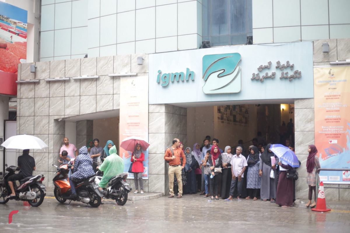 އޮކްޓޫބަރު 28، 2018:  މާލެއަށް މިހާރު ކުރަމުންދާ ވިއްސާރައިގައި ގަދަވަޔާއިއެކު ބޯކޮށް ވާރޭވެހި އައިޖީއެމްއެޗް ސަރަހައްދު  ފެންބޮޑުވެފައި، މާލޭގެ ގިނަ މަގުތަކެއްގައި ފެންބޮޑުވެފައިވުމުގެ ސަބަބުން ދުއްވާ އެއްޗިއްސާއި ހިނގާމީހުންނަށް ވަނީ ދަތިތަކާއި ދިމާވެފައި