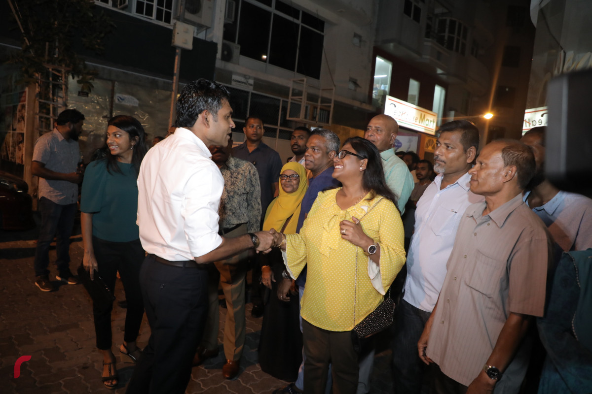 ނޮވެމްބަރު 2، 2018: މުޅި ގަލޮޅު އުފާ ފާޅުކުރުން ނަަމުގައި ސިޓީޕާކް ސަރަހައްދުގައި ކުރިއަށްގެންދިޔަ ހަރަކާތުގެ ތެރެއިން، މި ހަރަކާތުގައި ކުރީގެ ރައީސް ނަޝީދުގެ އިތުރުން އިންތިހާބީ ރައީސް އިބްރާހިމް މުހައްމަދު ސޯލިހު އަދި އިންތިހާބީ ނާއިބު ރައީސް ފައިސަލް ނަސީމް ވަނީ ބައިވެރިވެ ވަޑައިގެންފައި -- ފޮޓޯ: މުހައްމަދު ޝަރުހާން