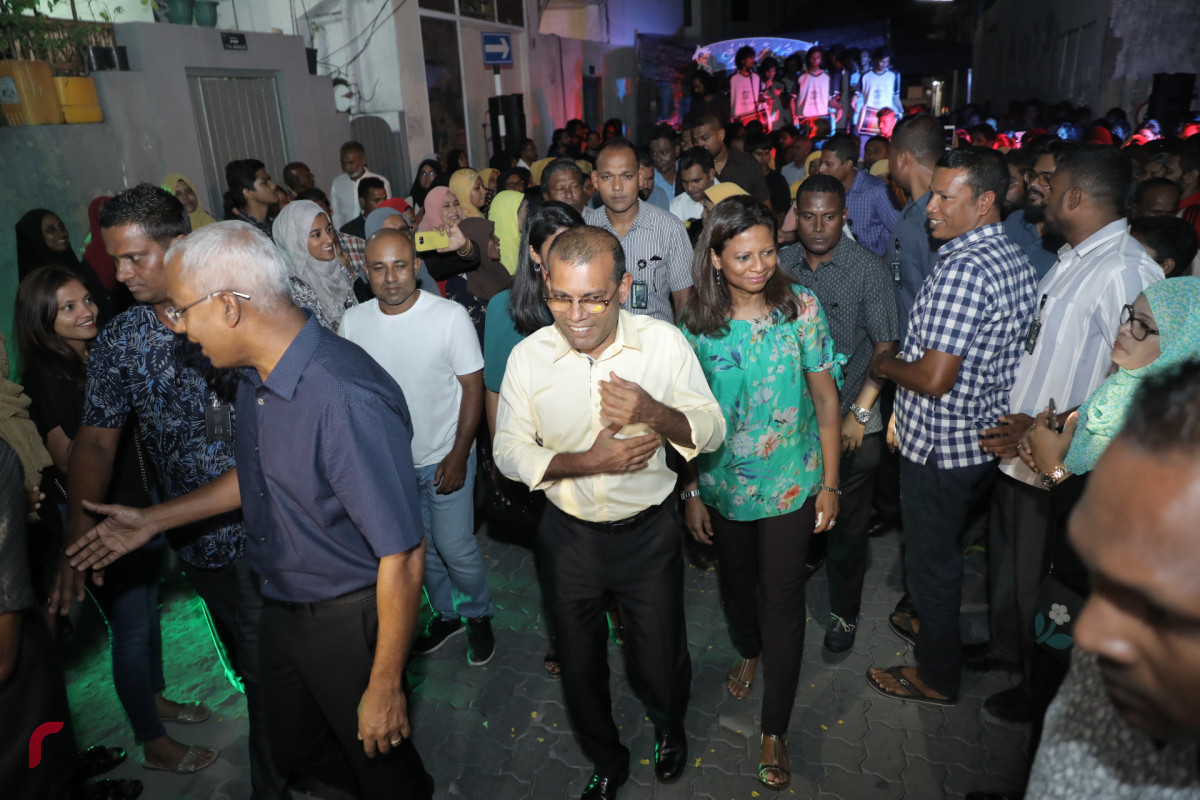 ނޮވެމްބަރު 2، 2018: މުޅި ގަލޮޅު އުފާ ފާޅުކުރުން ނަަމުގައި ސިޓީޕާކް ސަރަހައްދުގައި ކުރިއަށްގެންދިޔަ ހަރަކާތުގެ ތެރެއިން، މި ހަރަކާތުގައި ކުރީގެ ރައީސް ނަޝީދުގެ އިތުރުން އިންތިހާބީ ރައީސް އިބްރާހިމް މުހައްމަދު ސޯލިހު އަދި އިންތިހާބީ ނާއިބު ރައީސް ފައިސަލް ނަސީމް ވަނީ ބައިވެރިވެ ވަޑައިގެންފައި -- ފޮޓޯ: މުހައްމަދު ޝަރުހާން