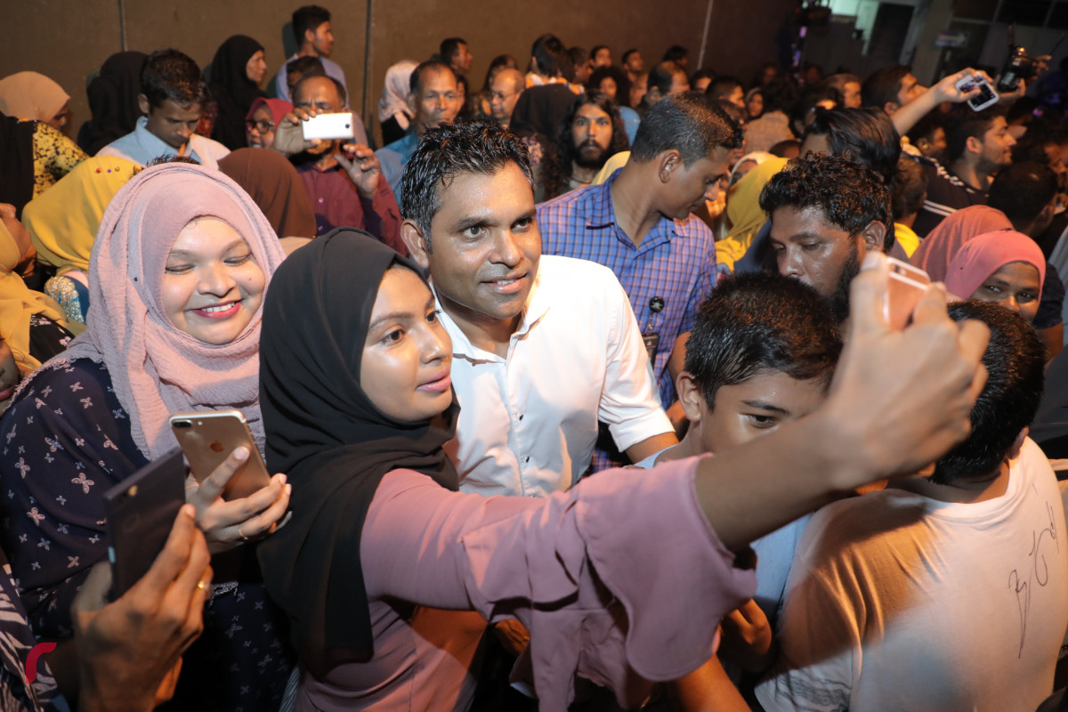 ނޮވެމްބަރު 2، 2018: މުޅި ގަލޮޅު އުފާ ފާޅުކުރުން ނަަމުގައި ސިޓީޕާކް ސަރަހައްދުގައި ކުރިއަށްގެންދިޔަ ހަރަކާތުގެ ތެރެއިން، މި ހަރަކާތުގައި ކުރީގެ ރައީސް ނަޝީދުގެ އިތުރުން އިންތިހާބީ ރައީސް އިބްރާހިމް މުހައްމަދު ސޯލިހު އަދި އިންތިހާބީ ނާއިބު ރައީސް ފައިސަލް ނަސީމް ވަނީ ބައިވެރިވެ ވަޑައިގެންފައި -- ފޮޓޯ: މުހައްމަދު ޝަރުހާން