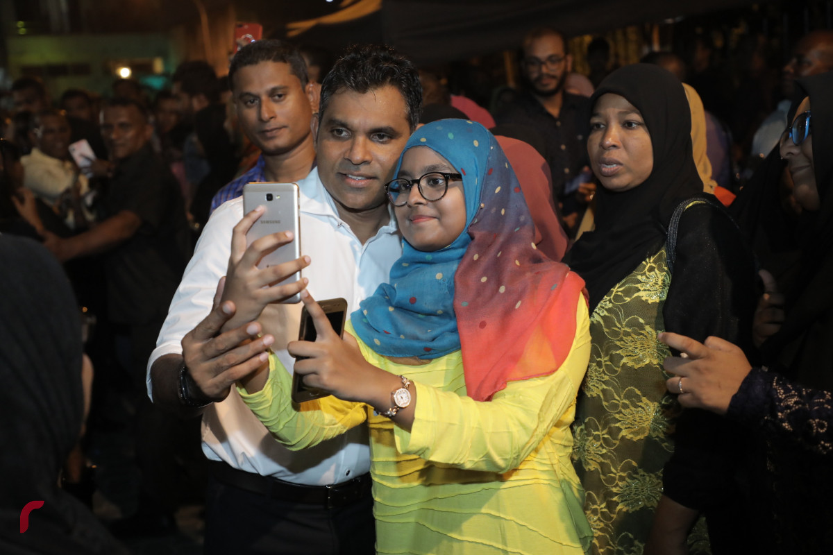 ނޮވެމްބަރު 2، 2018: މުޅި ގަލޮޅު އުފާ ފާޅުކުރުން ނަަމުގައި ސިޓީޕާކް ސަރަހައްދުގައި ކުރިއަށްގެންދިޔަ ހަރަކާތުގެ ތެރެއިން، މި ހަރަކާތުގައި ކުރީގެ ރައީސް ނަޝީދުގެ އިތުރުން އިންތިހާބީ ރައީސް އިބްރާހިމް މުހައްމަދު ސޯލިހު އަދި އިންތިހާބީ ނާއިބު ރައީސް ފައިސަލް ނަސީމް ވަނީ ބައިވެރިވެ ވަޑައިގެންފައި -- ފޮޓޯ: މުހައްމަދު ޝަރުހާން