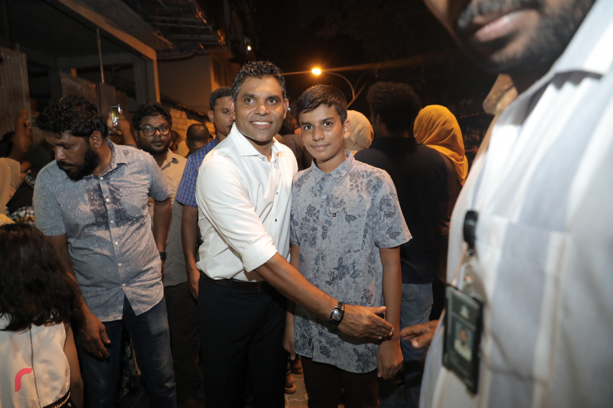 ނޮވެމްބަރު 2، 2018: މުޅި ގަލޮޅު އުފާ ފާޅުކުރުން ނަަމުގައި ސިޓީޕާކް ސަރަހައްދުގައި ކުރިއަށްގެންދިޔަ ހަރަކާތުގެ ތެރެއިން، މި ހަރަކާތުގައި ކުރީގެ ރައީސް ނަޝީދުގެ އިތުރުން އިންތިހާބީ ރައީސް އިބްރާހިމް މުހައްމަދު ސޯލިހު އަދި އިންތިހާބީ ނާއިބު ރައީސް ފައިސަލް ނަސީމް ވަނީ ބައިވެރިވެ ވަޑައިގެންފައި -- ފޮޓޯ: މުހައްމަދު ޝަރުހާން