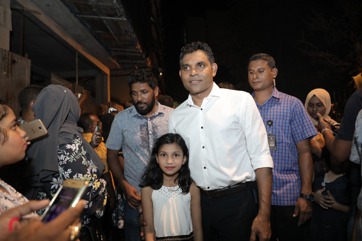 ނޮވެމްބަރު 2، 2018: މުޅި ގަލޮޅު އުފާ ފާޅުކުރުން ނަަމުގައި ސިޓީޕާކް ސަރަހައްދުގައި ކުރިއަށްގެންދިޔަ ހަރަކާތުގެ ތެރެއިން، މި ހަރަކާތުގައި ކުރީގެ ރައީސް ނަޝީދުގެ އިތުރުން އިންތިހާބީ ރައީސް އިބްރާހިމް މުހައްމަދު ސޯލިހު އަދި އިންތިހާބީ ނާއިބު ރައީސް ފައިސަލް ނަސީމް ވަނީ ބައިވެރިވެ ވަޑައިގެންފައި -- ފޮޓޯ: މުހައްމަދު ޝަރުހާން
