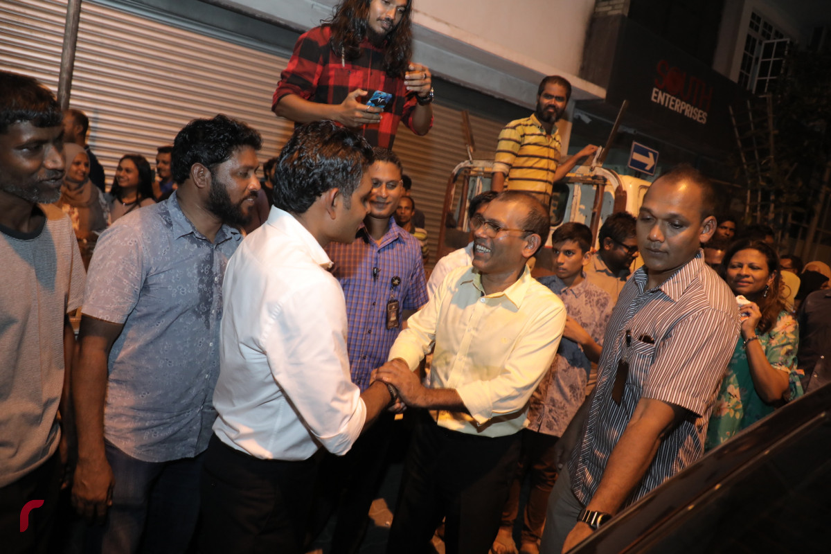 ނޮވެމްބަރު 2، 2018: މުޅި ގަލޮޅު އުފާ ފާޅުކުރުން ނަަމުގައި ސިޓީޕާކް ސަރަހައްދުގައި ކުރިއަށްގެންދިޔަ ހަރަކާތުގެ ތެރެއިން، މި ހަރަކާތުގައި ކުރީގެ ރައީސް ނަޝީދުގެ އިތުރުން އިންތިހާބީ ރައީސް އިބްރާހިމް މުހައްމަދު ސޯލިހު އަދި އިންތިހާބީ ނާއިބު ރައީސް ފައިސަލް ނަސީމް ވަނީ ބައިވެރިވެ ވަޑައިގެންފައި -- ފޮޓޯ: މުހައްމަދު ޝަރުހާން