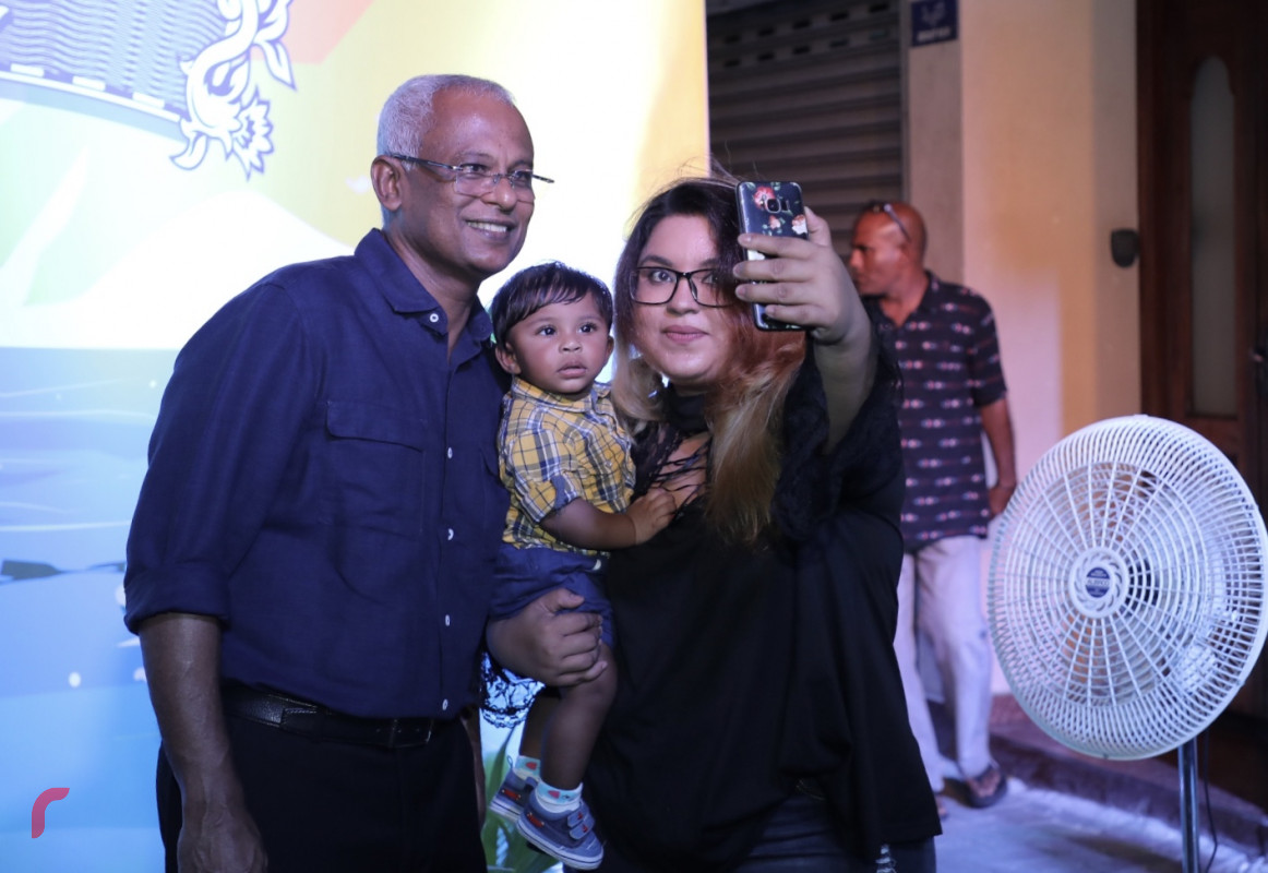 ނޮވެމްބަރު 6، 2018 : ރިޔާސީ އިންތިހާބުގެ ކާމިޔާބީ ފާހަގަކުރުމަށް ގަލޮޅުގައި ކުރިއަށްގެންދިޔަ ހަރަކާތުގެ ތެރެއިން، މި ހަރަކާތުގައި އިންތިހާބީ ރައީސް އިބްރާހިމް މުހައްމަދު ސޯލިހުގެ އިތުރުން އިންތިހާބީ ނާއިބު ރައީސް ފައިސަލް ނަސީމް ވަނީ ބައިވެރިވެ ވަޑައިގެންފައި --- ފޮޓޯ: މުހައްމަދު ޝަރުހާން / ރާއްޖެ އެމްވީ