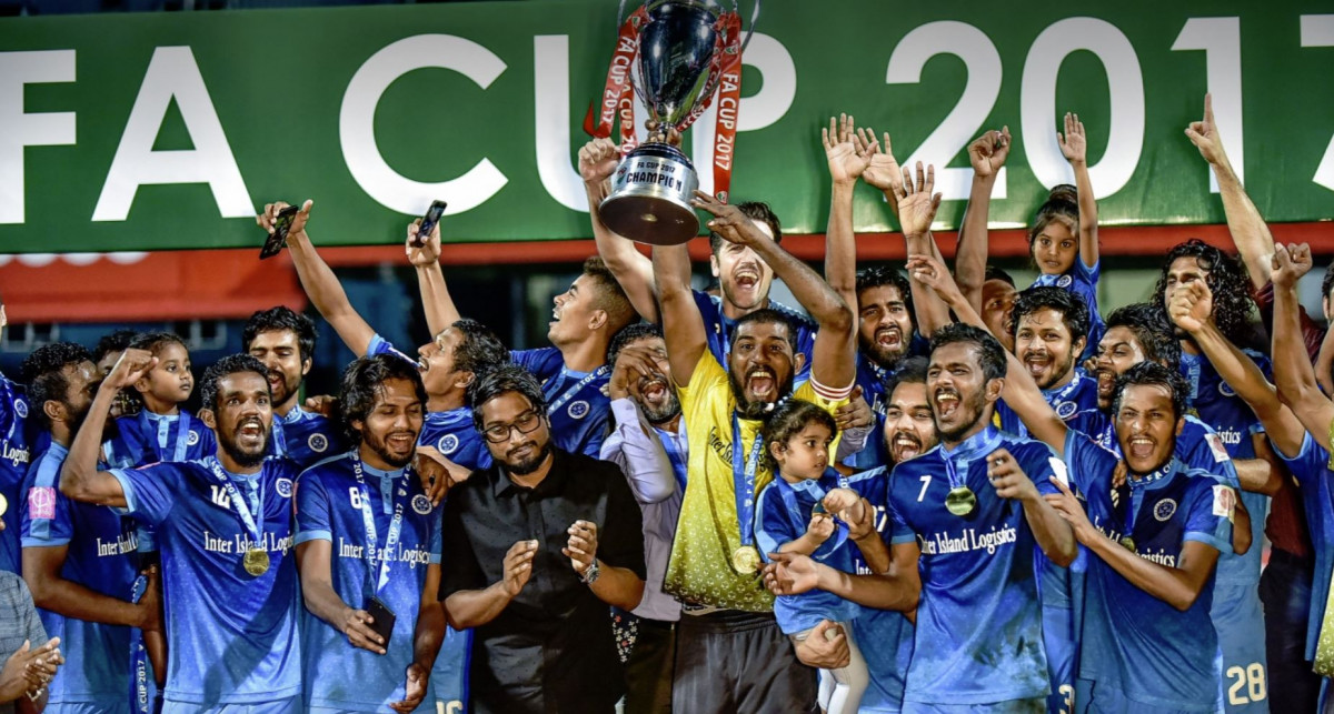 ނިއު އިން އެފްއޭ ކަޕް އުފުލާލަނީ