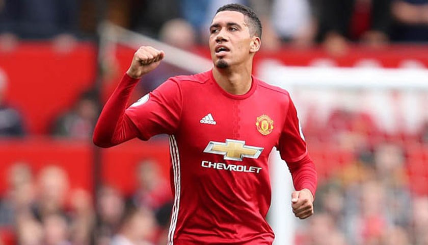 ޔުނައިޓެޑަށް ކުޅެމުން އަންނަ ކްރިސް ސްމޯލިން