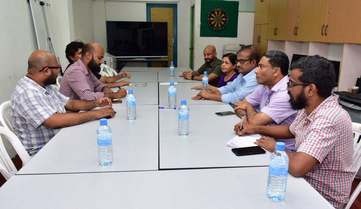 ޢަދާލަތު ޕާޓީގެ އިސް ބޭފުޅުންނާއި ރައީސް މައުމޫން ފެކްޝަންގެ އިސް ބޭފުޅުން މަޝްވަރާ ކުރައްވަނީ