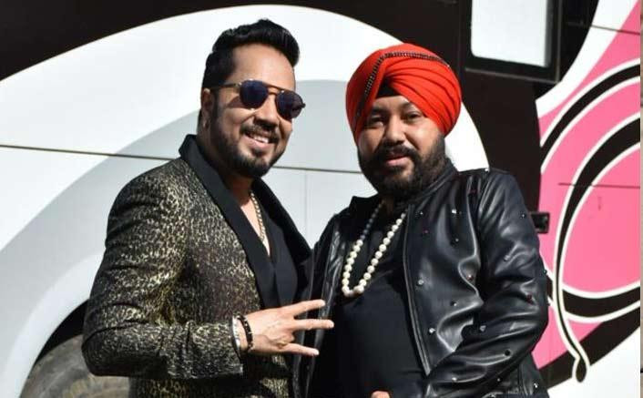 މީކާ ސިންގް އޭނާގެ ބޭބޭ ދަލޭރް މެހެންދީ އާއި އެކު